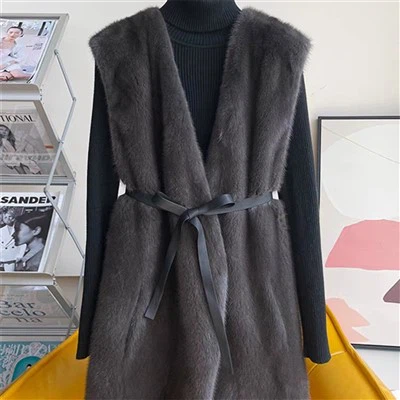 Abric de visó negre de cos sencer